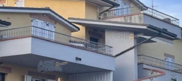 Квартира с 3 комнатами в Озимо, Италия № 280177 6