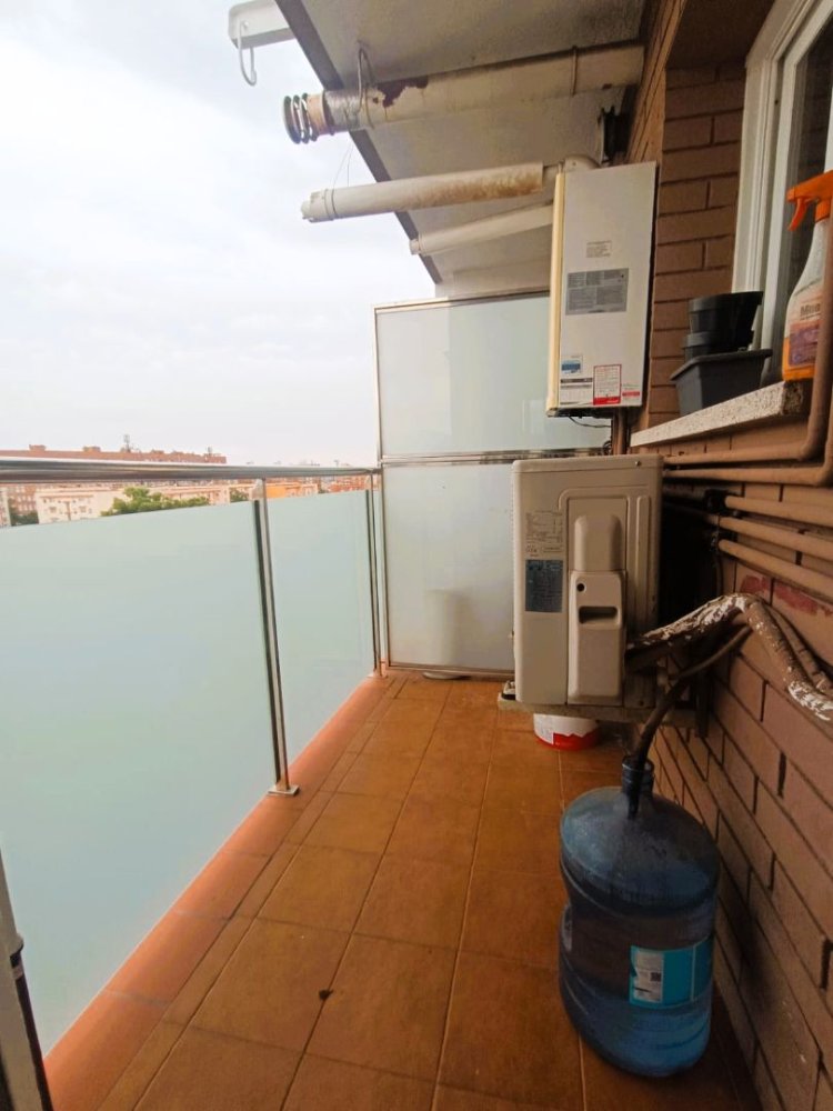 Квартира с 4 спальнями в Сабадель, Испания № 200380