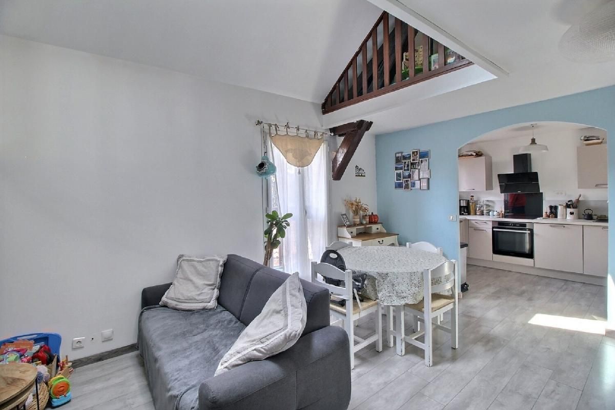 Duplex T2 em Fontenay-le-Fleury, France N.º 181196