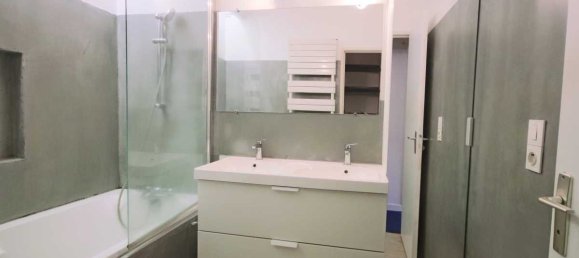 Apartamento de 2 dormitorios en Riom, France No. 52891 9