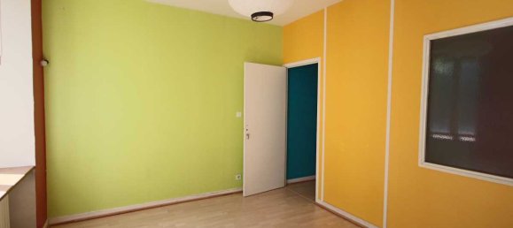 Apartamento de 2 dormitorios en Riom, France No. 52891 13