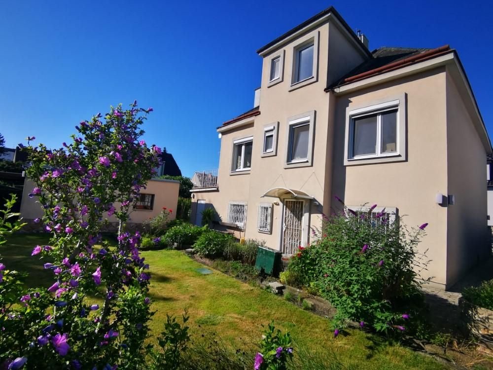 9 rooms House in Korneuburg, Austria No. 28621