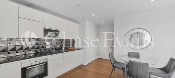 1 bedroom Apartment in London, United Kingdom No. 4424 2