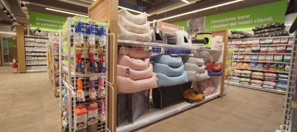 445m² Commercial property in Nonantola, Italy No. 372512 11