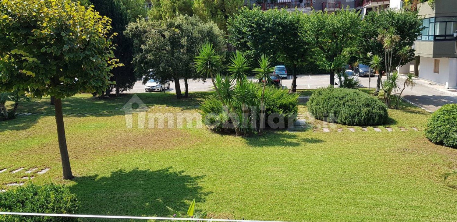 1 bedroom Apartment in Bari, Italy No. 261033