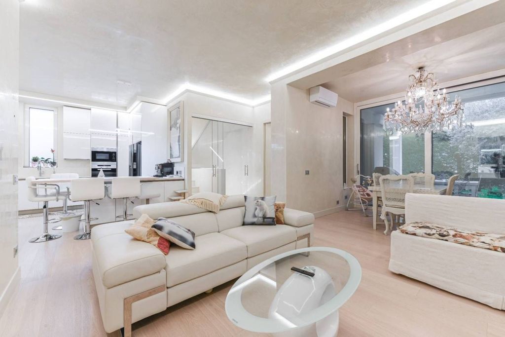 3 chambres Villa à Villasanta, Italy No. 75044