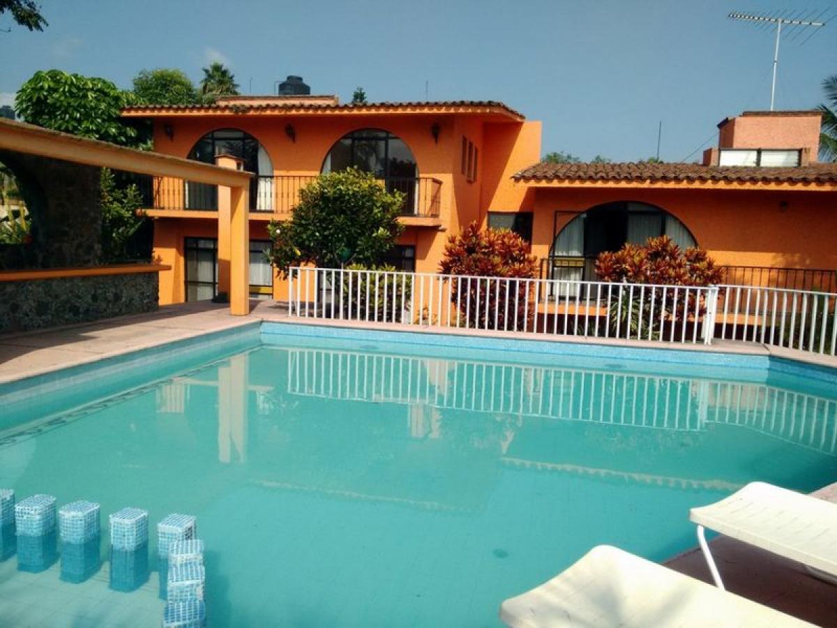 5 bedrooms House in Morelos, Mexico No. 145930