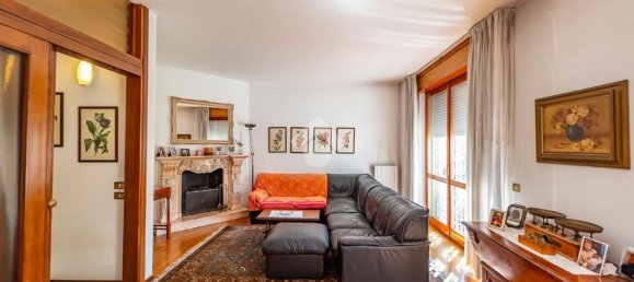 5 rooms House in Arese, Italy No. 267984 2