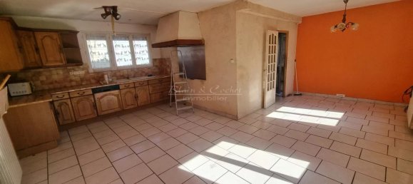 3 bedrooms House in Chalette-sur-Loing, France No. 250870 3