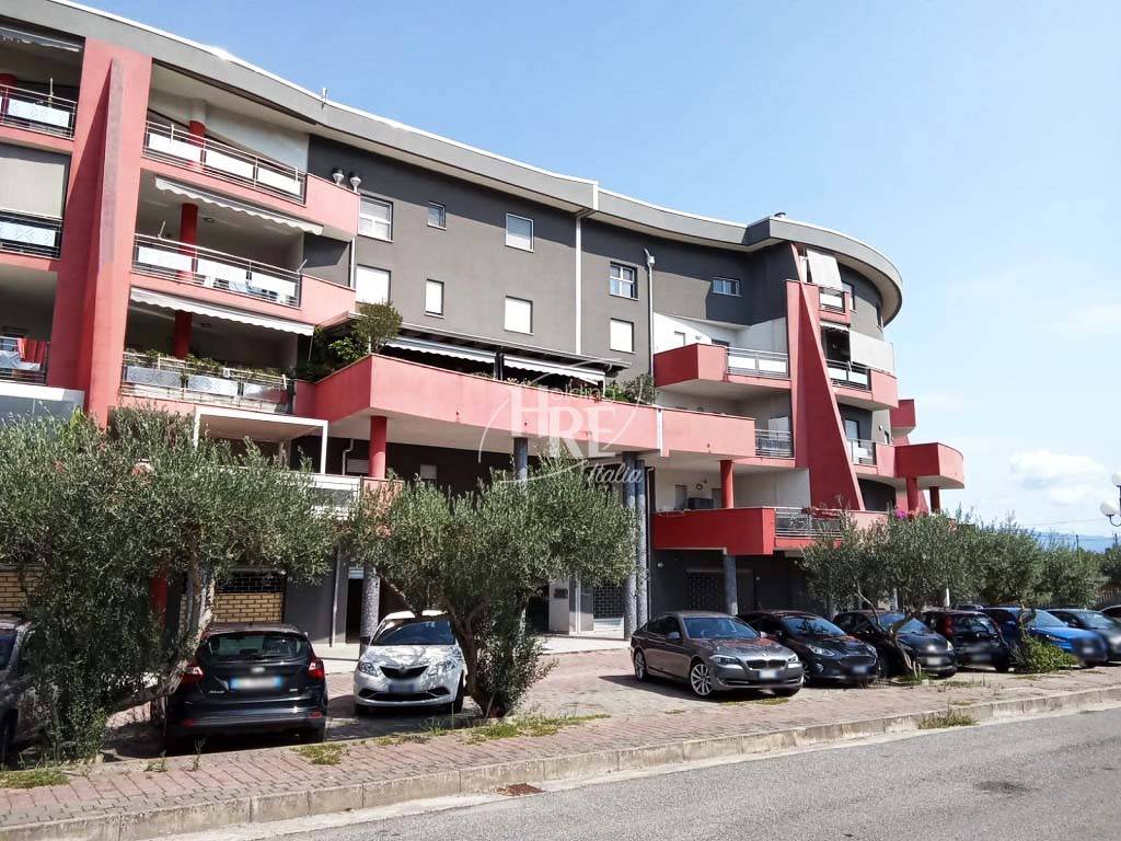 1 room Commercial property in Montalto Uffugo, Italy No. 339934