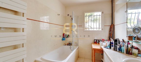 4 bedrooms House in Les Lilas, France No. 129296 11