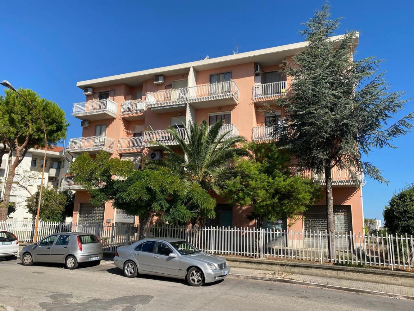 1-Zimmer Gewerbliche Immobilie in Vasto, Italy, Nr. 271812