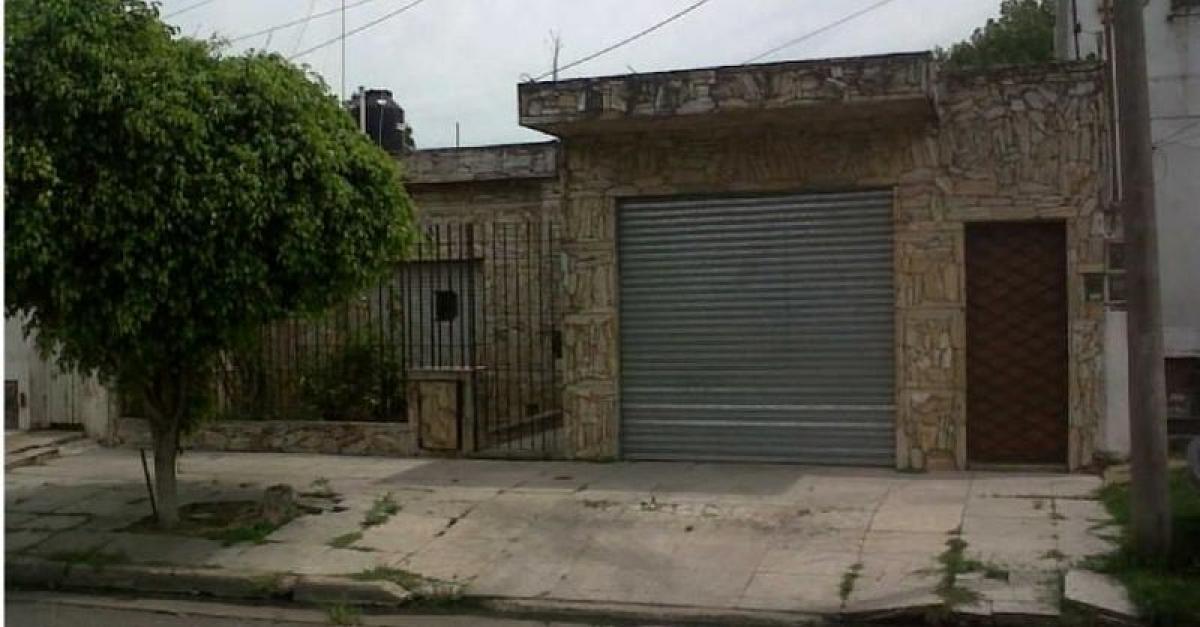 2 bedrooms House in Tres de Febrero, Argentina No. 6207