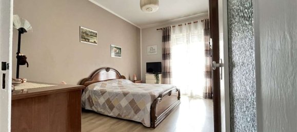 4 bedrooms Apartment in Chieri, Italy No. 326808 6