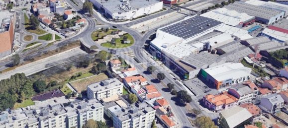 493m² Land in Porto, Portugal No. 117007 4