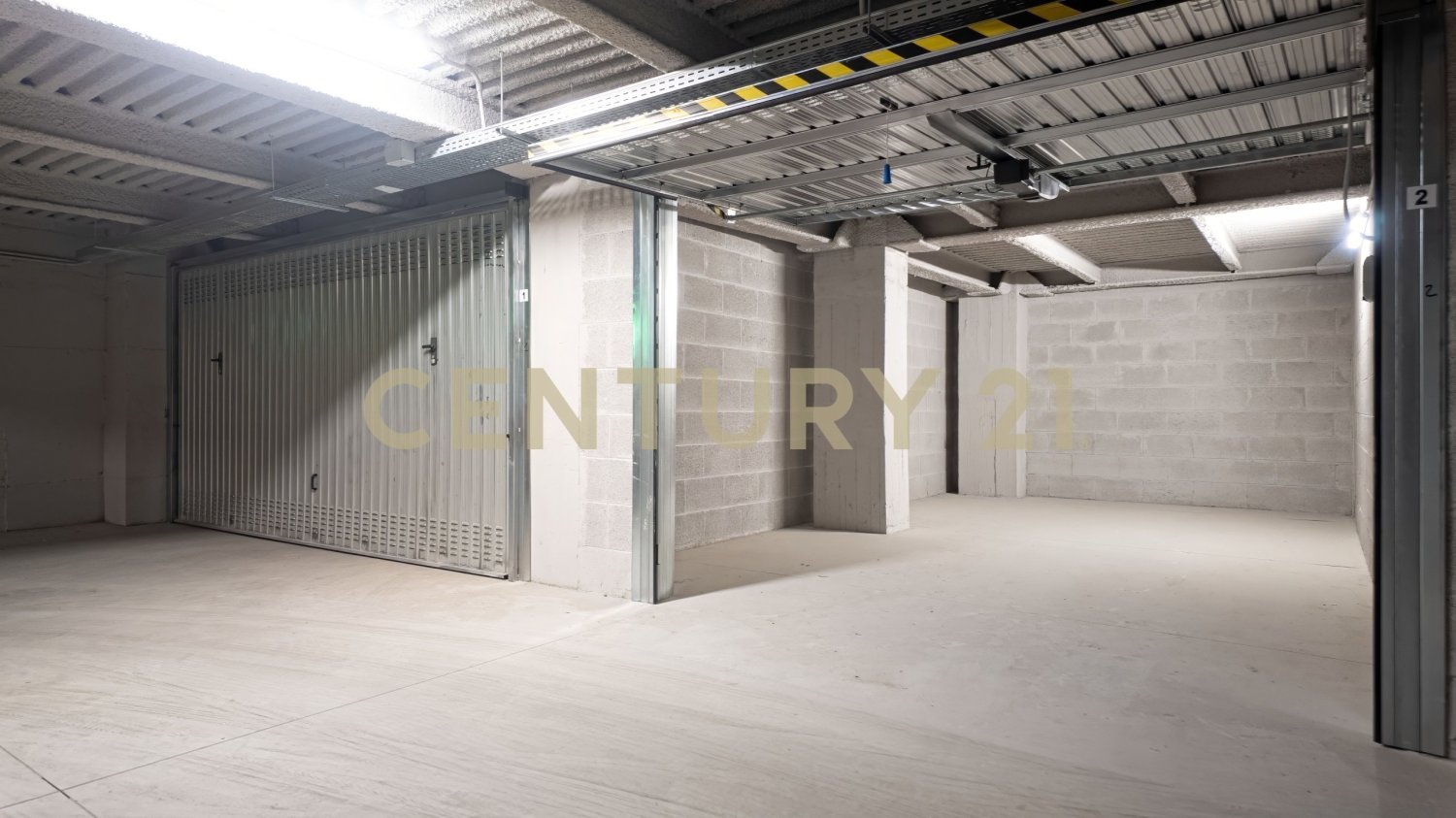 13m² Garage in Rome, Italy No. 368302