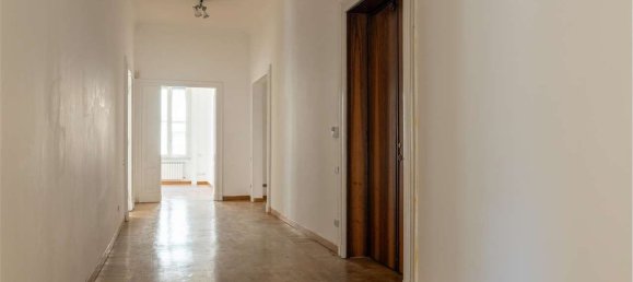 13 rooms Apartment in Rome, Italy No. 210416 8