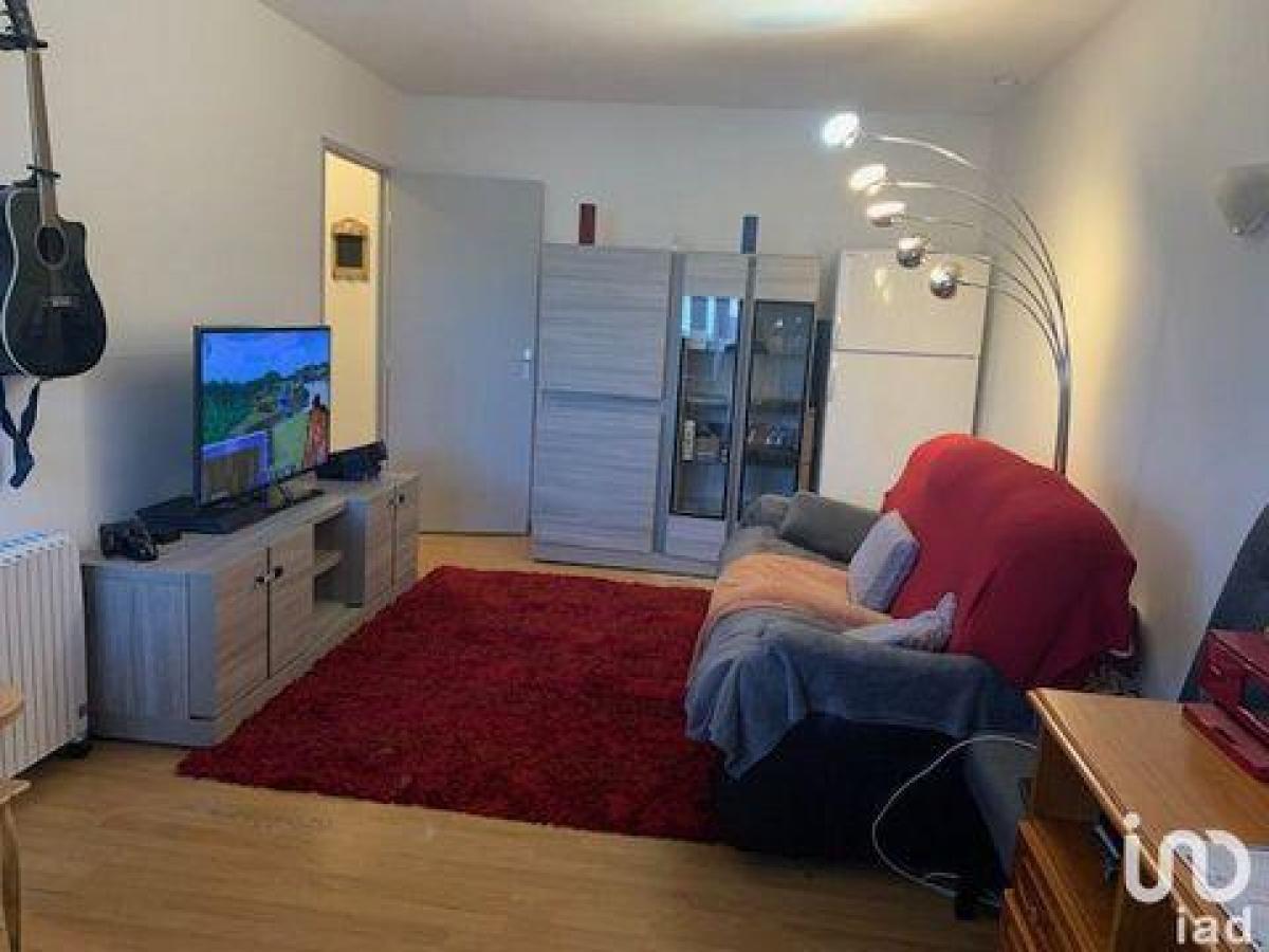 2 bedrooms Condo in Merignac, France No. 24125