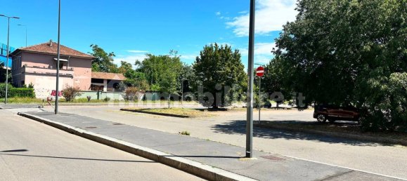 1 bedroom Apartment in Milan, Italy No. 319639 8