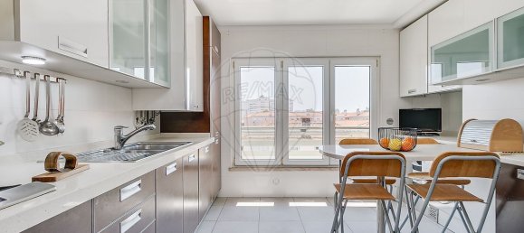 3 bedrooms Apartment in Lisbon, Portugal No. 246417 26