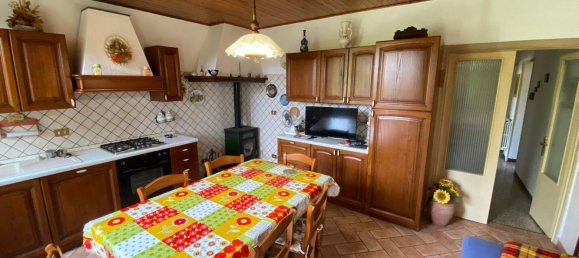 6 rooms House in Volterra, Italy No. 91108 8