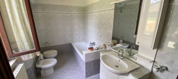 6 rooms House in Volterra, Italy No. 91108 7