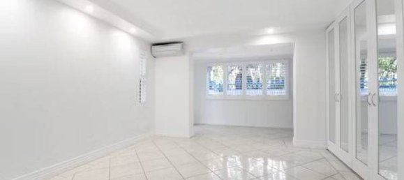 15 bedrooms House in San Lazzaro di Savena, Italy No. 325910 2