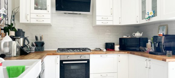 2 bedrooms Villa in Pomezia, Italy No. 374486 11