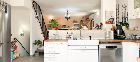 2 bedrooms Villa in Pomezia, Italy No. 374486 10