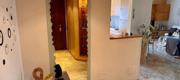 Studio in Monza, Italy, Nr. 259996 2