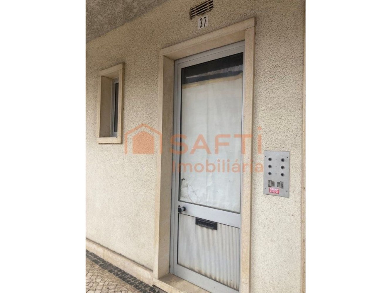 80m² Office in Pombal, Portugal No. 64425