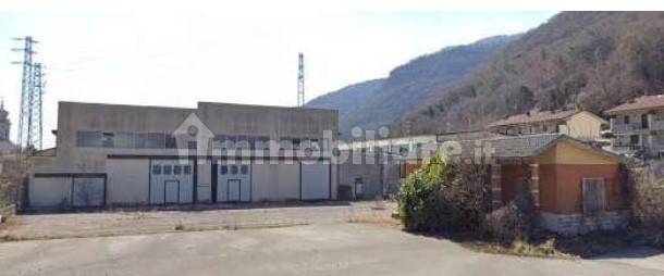 2550m² Warehouse in Grezzana, Italy No. 140598