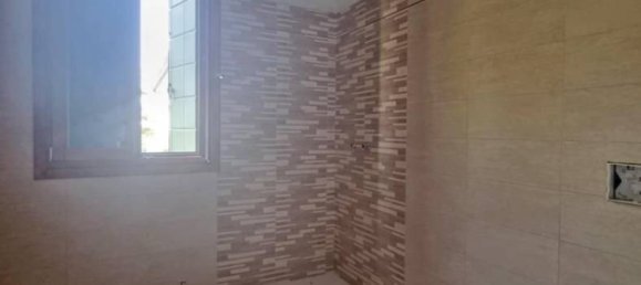 4 bedrooms House in Chioggia, Italy No. 250931 6