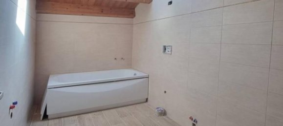 4 bedrooms House in Chioggia, Italy No. 250931 8