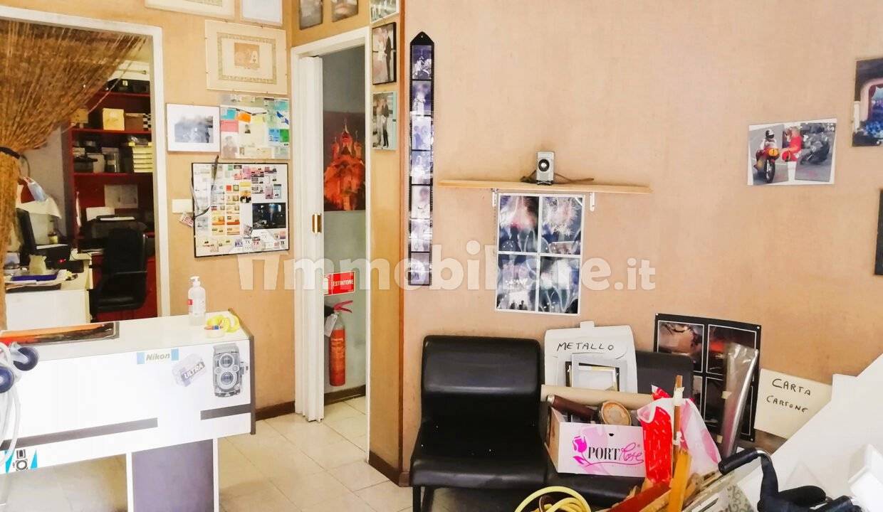 Armazém em Sanremo, Italy 70 m² N.º 400743