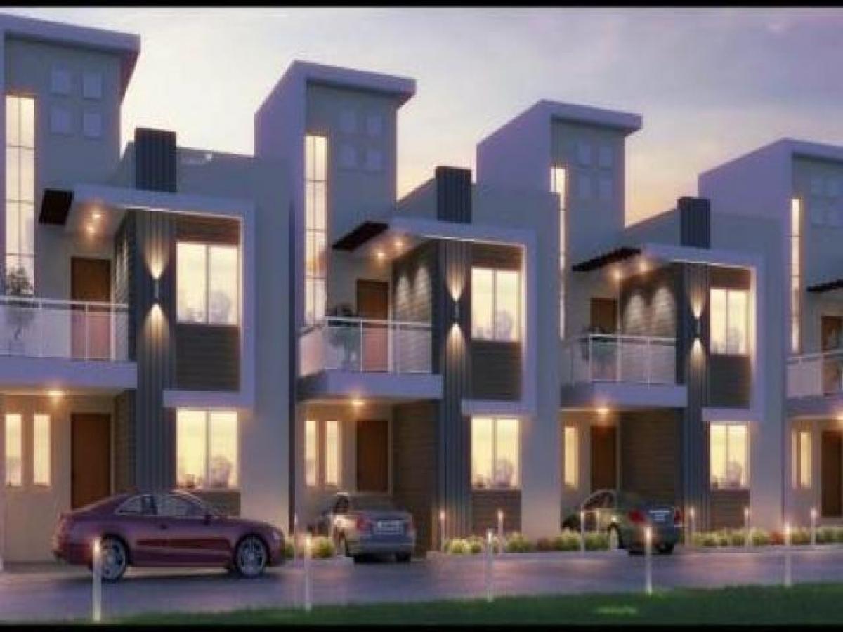 Casa de 3 dormitorios en Pune, India No. 12379