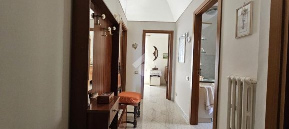 Квартира с 5 комнатами в Матера, Италия № 161443 9