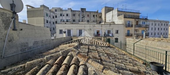 Квартира с 5 комнатами в Матера, Италия № 161443 26