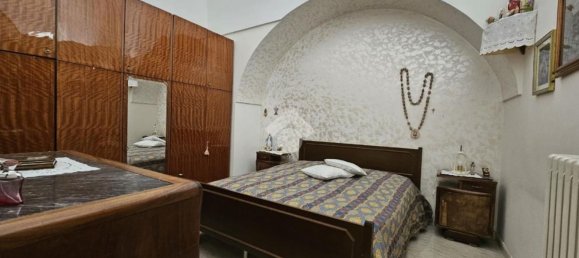 Квартира с 5 комнатами в Матера, Италия № 161443 11