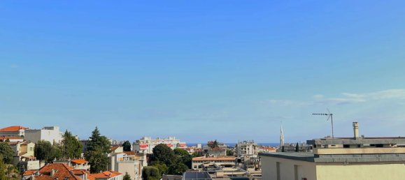 Apartamento de 2 dormitorios en Nice, France No. 345909 2