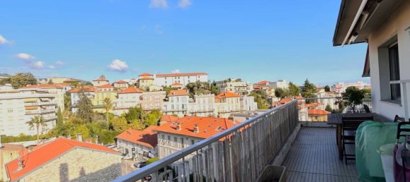 Apartamento de 2 dormitorios en Nice, France No. 345909 3