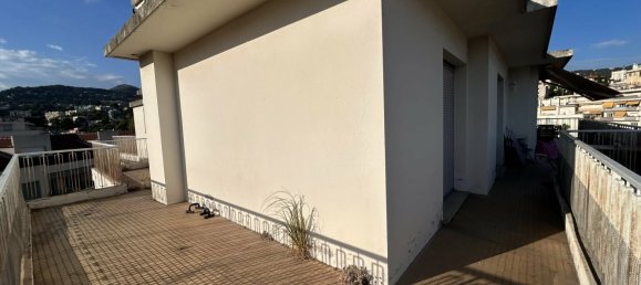 Apartamento de 2 dormitorios en Nice, France No. 345909 4