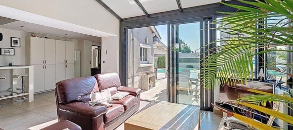 3 bedrooms Office in Thouars, France No. 301445 2