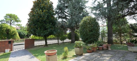 10 bedrooms House in Lugo, Italy No. 334289 2