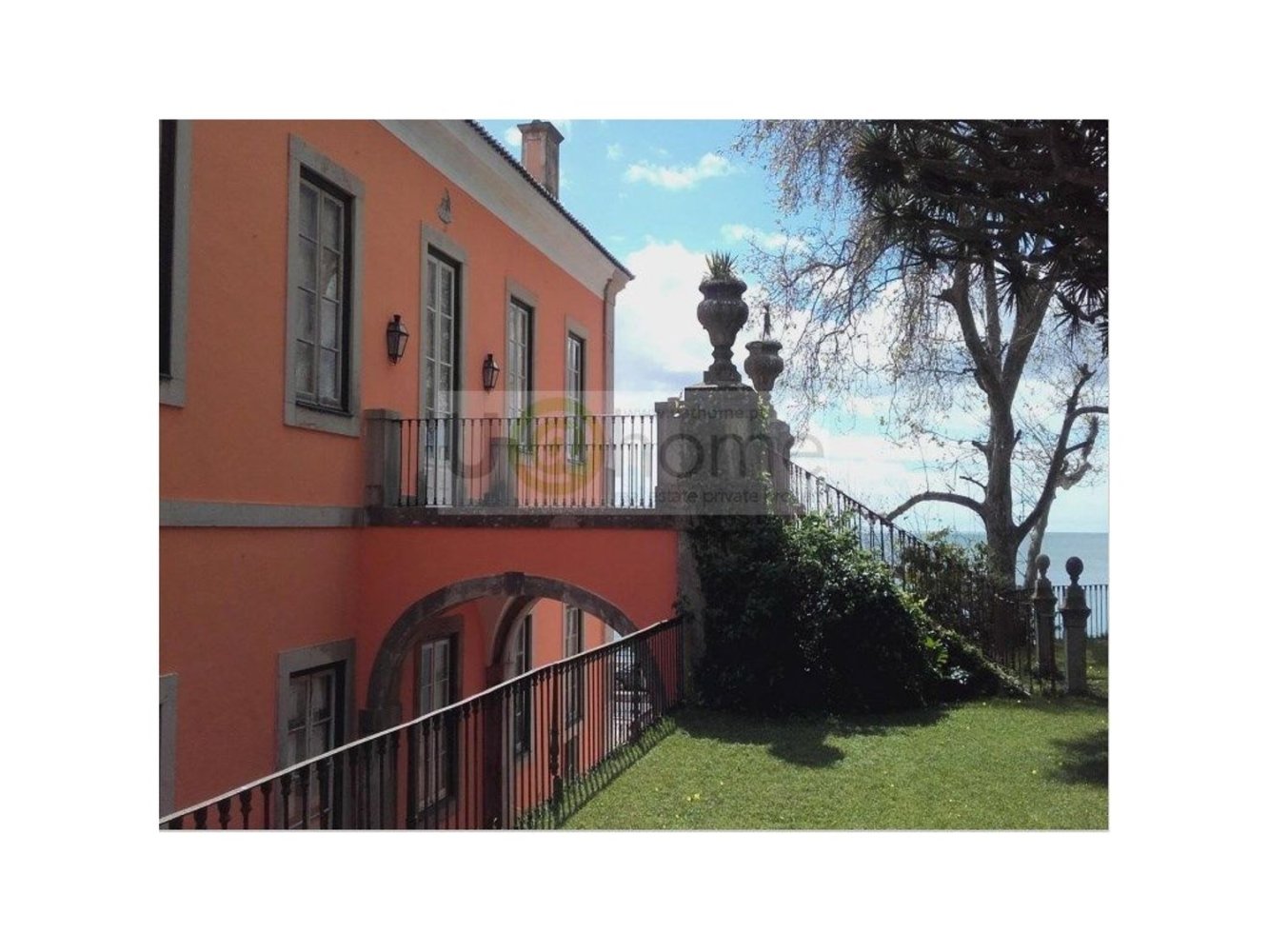 1616m² Hotel in Oeiras, Portugal No. 106057