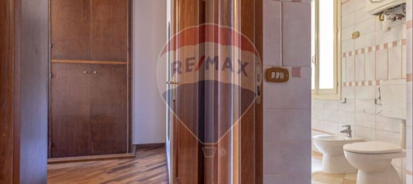 2 bedrooms Apartment in Modena, Italy No. 270465 6