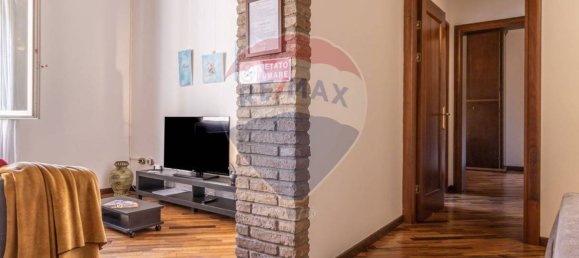 2 bedrooms Apartment in Modena, Italy No. 270465 4