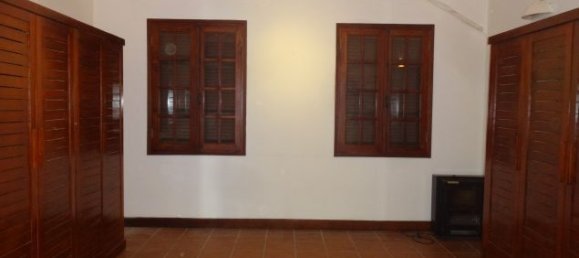 Villa de 5 dormitorios en Tay Ho, Vietnam No. 7170 3