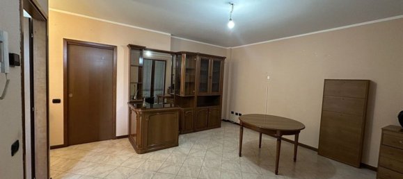3 rooms Apartment in Robecco sul Naviglio, Italy No. 183070 3