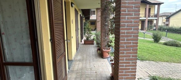 3 rooms Apartment in Robecco sul Naviglio, Italy No. 183070 34